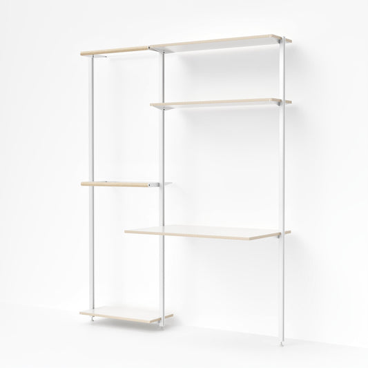 Wandmontiertes Regalsystem von MALYA mit integriertem Schreibtisch – modulare Kombination aus natürlichen Aluminiumprofilen und FSC-zertifiziertem Multiplex in Natur, flexibel konfigurierbar für Homeoffice, Wohnbereich oder Studio mit viel Stauraum und klarer Linienführung.
