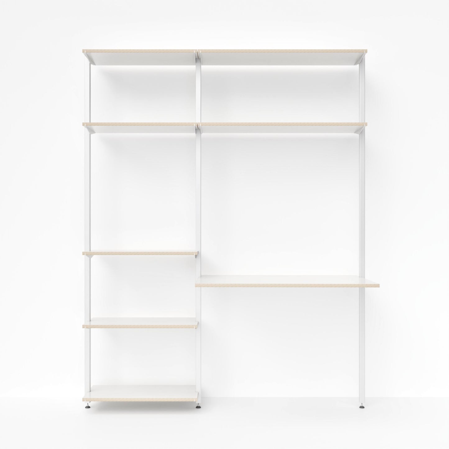 Modulare MALYA Kombination aus VEST Regal und RIGA Schreibtisch – frontal - wandmontiertes Möbelsystem in Weiß mit offenem Regalelement und 90 cm breiter Arbeitsfläche, ideal für Homeoffice und kreative Arbeitsbereiche im minimalistischen Stil.