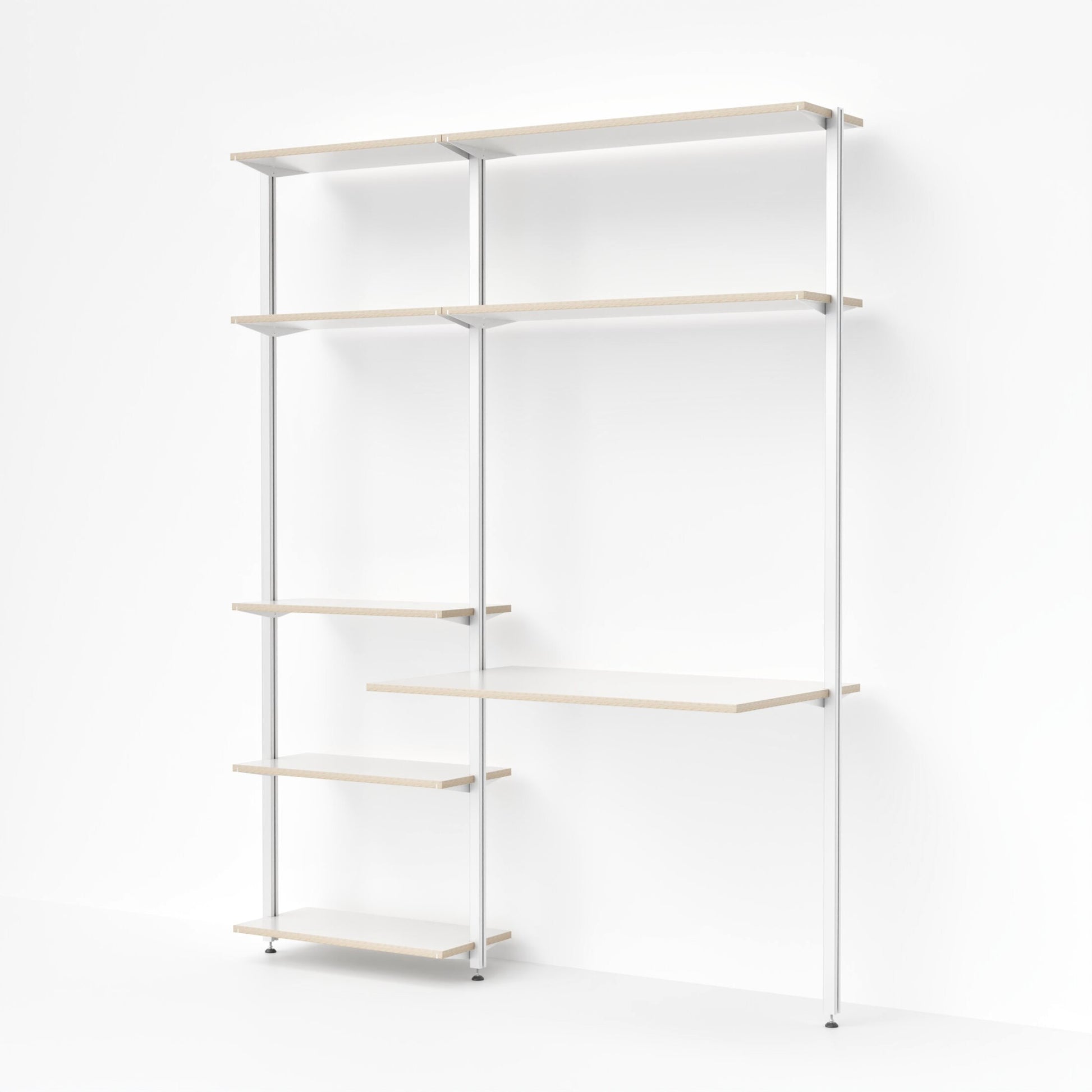 Modulare MALYA Kombination aus VEST Regal und RIGA Schreibtisch – wandmontiertes Möbelsystem in Weiß mit offenem Regalelement und 90 cm breiter Arbeitsfläche, ideal für Homeoffice und kreative Arbeitsbereiche im minimalistischen Stil.